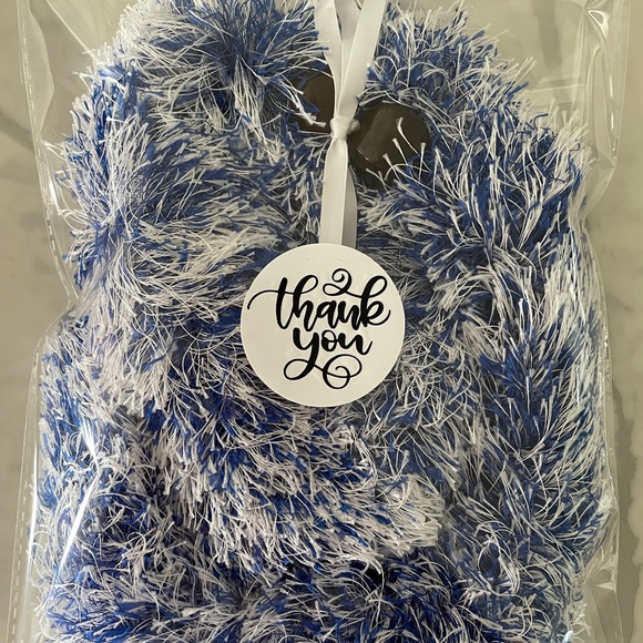 Hawaiian Eyelash lei - Picture 6 of 15